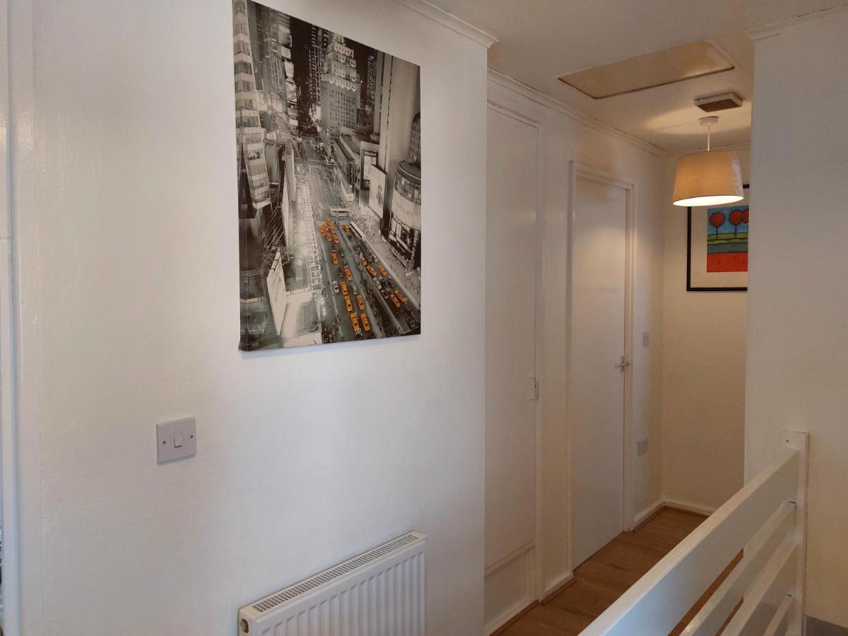 Lovely 2-Bed House In The Heart Of Woodhouse Leeds Leeds  Exterior foto