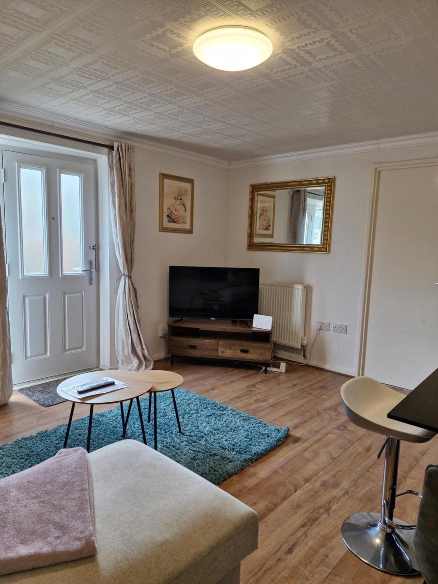 Lovely 2-Bed House In The Heart Of Woodhouse Leeds Leeds  Exterior foto